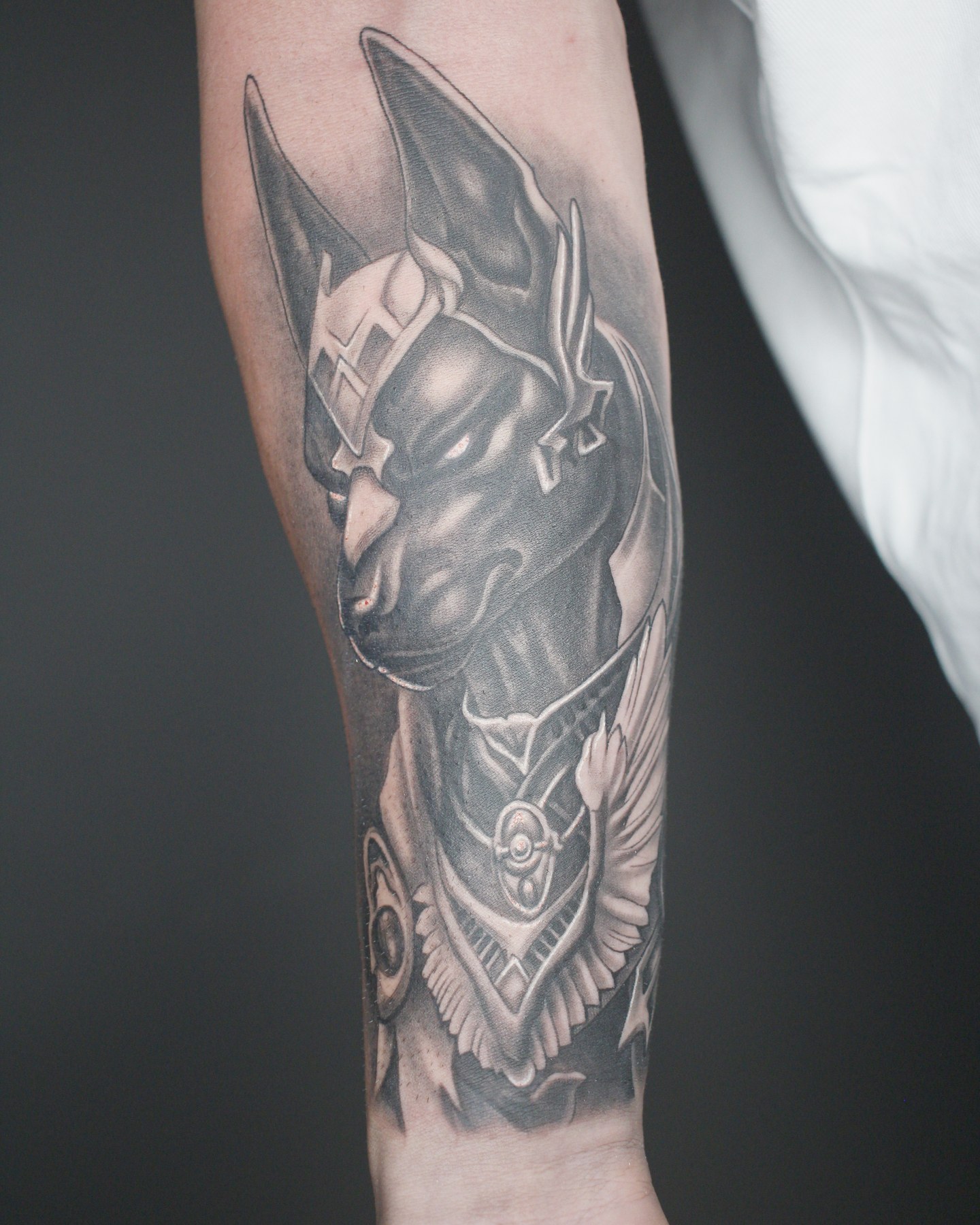 Tatuaj black & grey realizat de Vlad Shulea la Ace Tattoo București