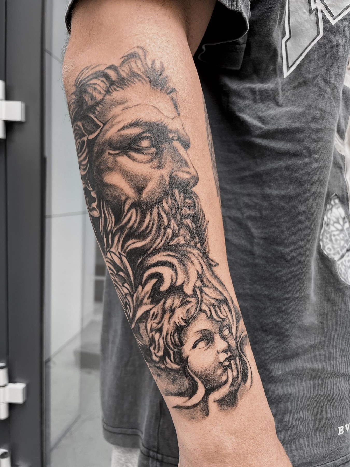 Tatuaj tatuaje black & grey realizat de Andreea la Ace Tattoo Bucuresti