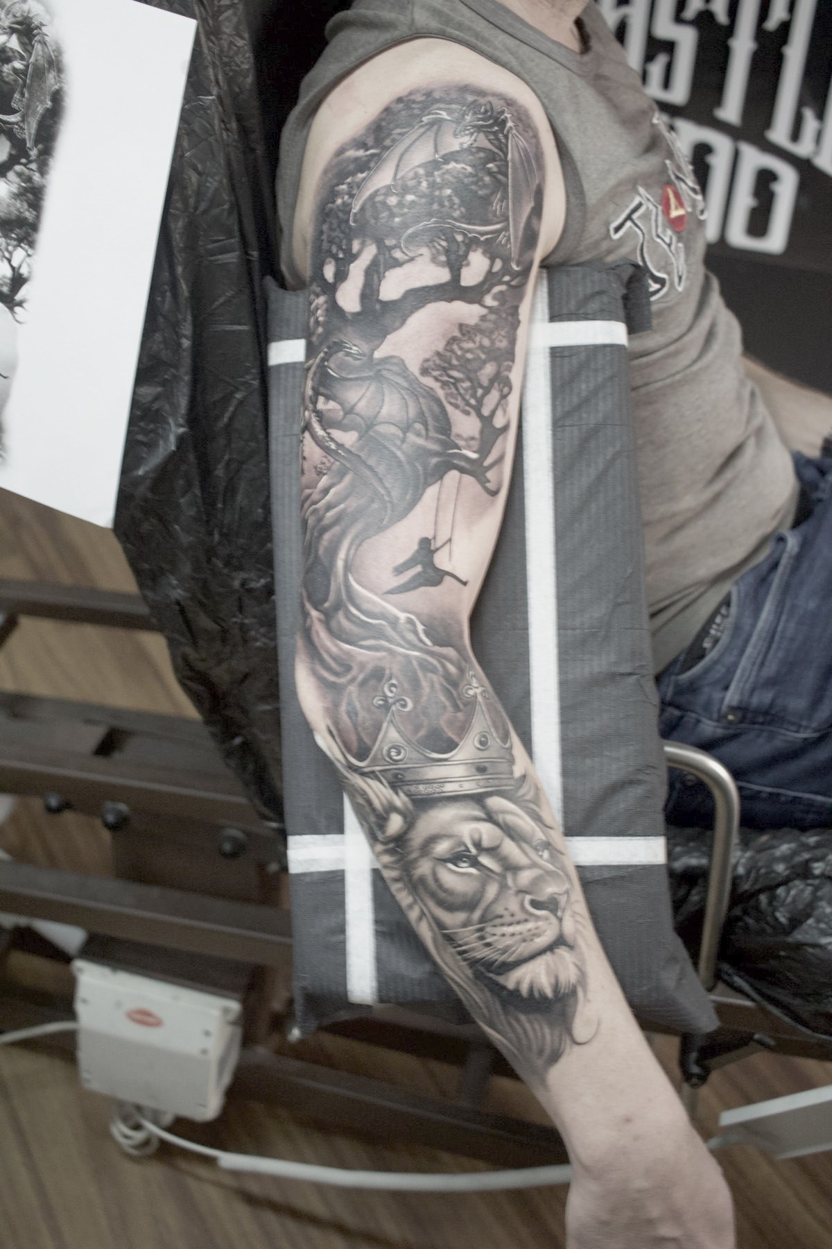 Tatuaj tatuaje black & grey realizat de Vlad Shulea la Ace Tattoo Bucuresti