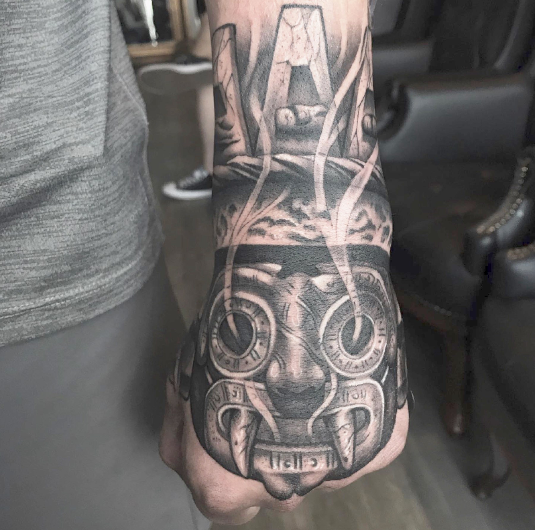 Tatuaj tatuaje black & grey realizat de Vlad Shulea la Ace Tattoo Bucuresti