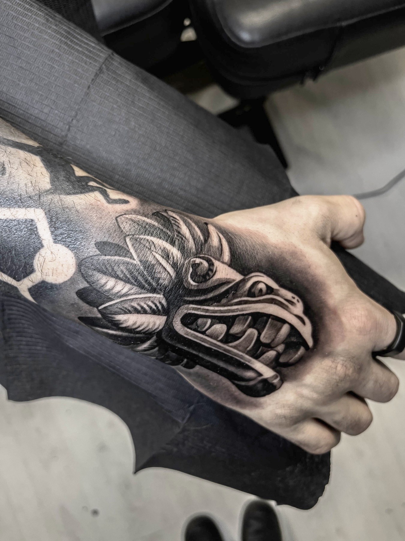 Tatuaj tatuaje black & grey realizat de Vlad Shulea la Ace Tattoo Bucuresti