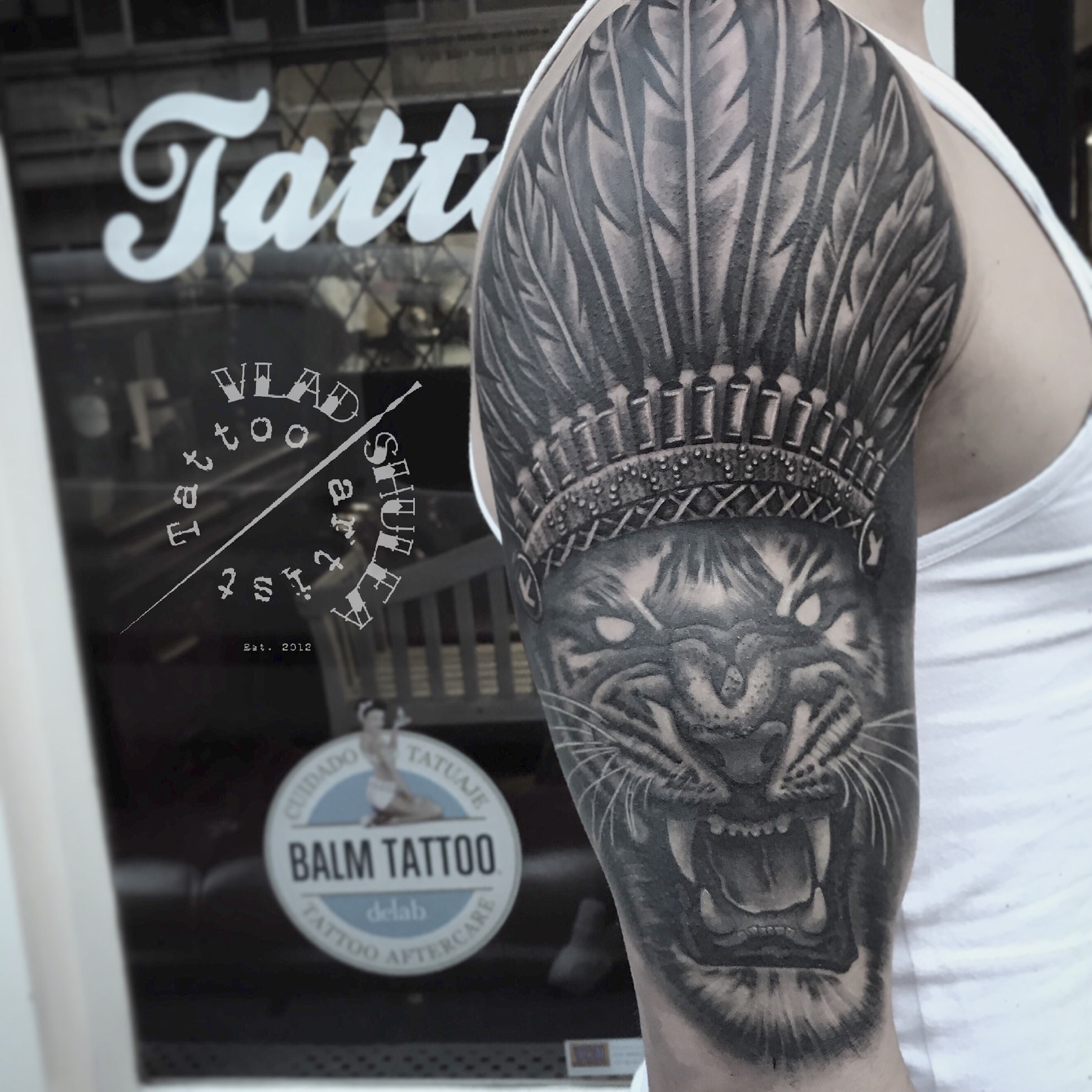 Tatuaj tatuaje black & grey realizat de Vlad Shulea la Ace Tattoo Bucuresti