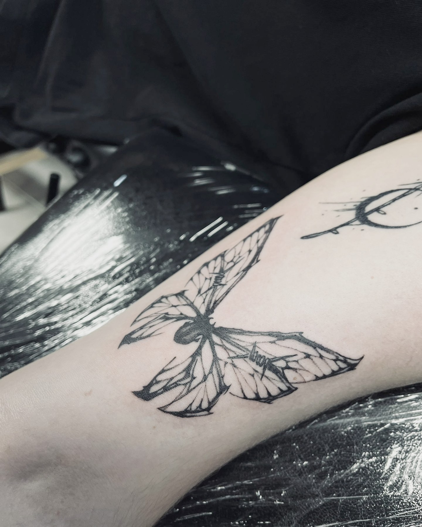 Tatuaj blackwork realizat de Andreea la Ace Tattoo București