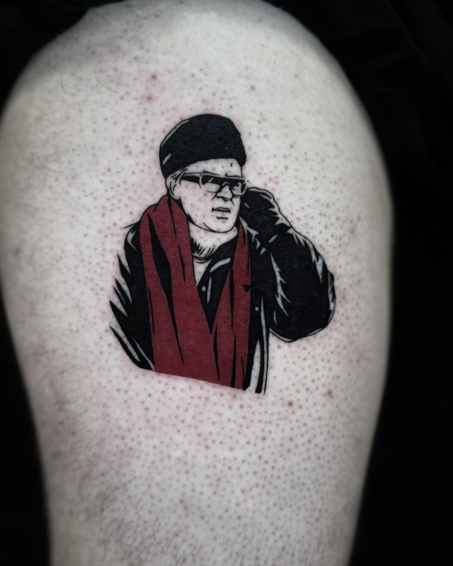 Tatuaj blackwork realizat de Vlad Shulea la Ace Tattoo București