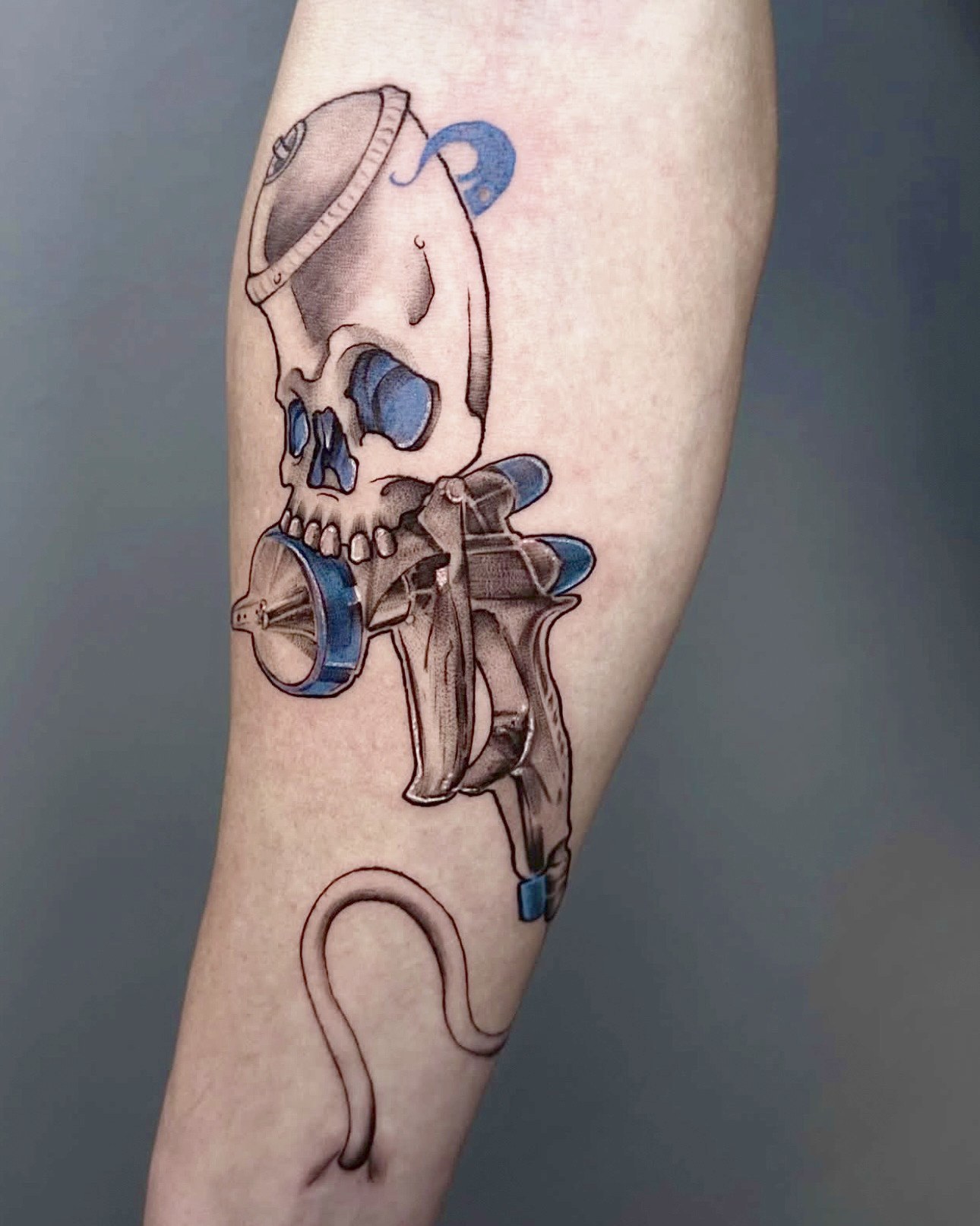 Tatuaj color realizat de Vlad Shulea la Ace Tattoo București