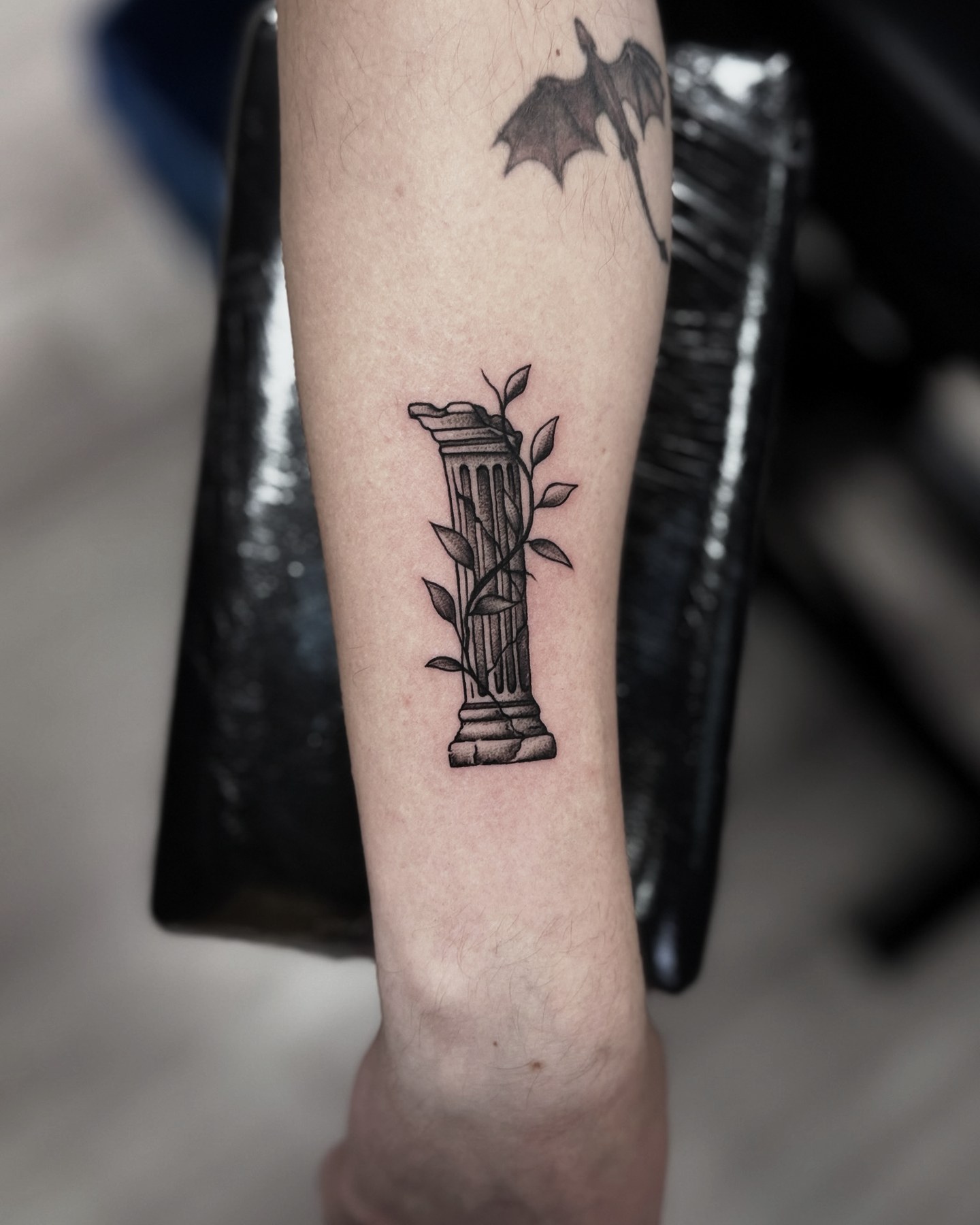 Tatuaj fine line realizat de Andreea la Ace Tattoo București