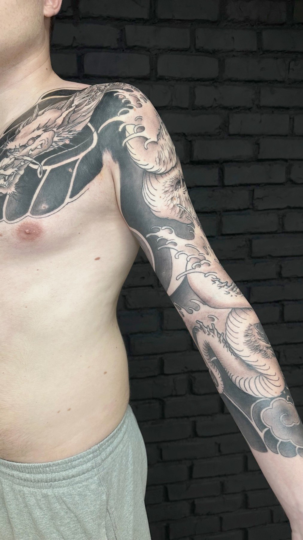 Tatuaj tatuaje japoneze realizat de Vlad Boit la Ace Tattoo Bucuresti