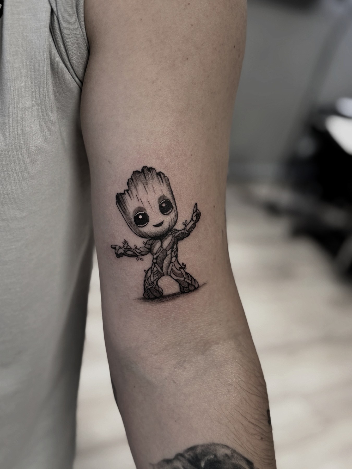 Tatuaj tatuaje microrealism realizat de Andreea la Ace Tattoo Bucuresti