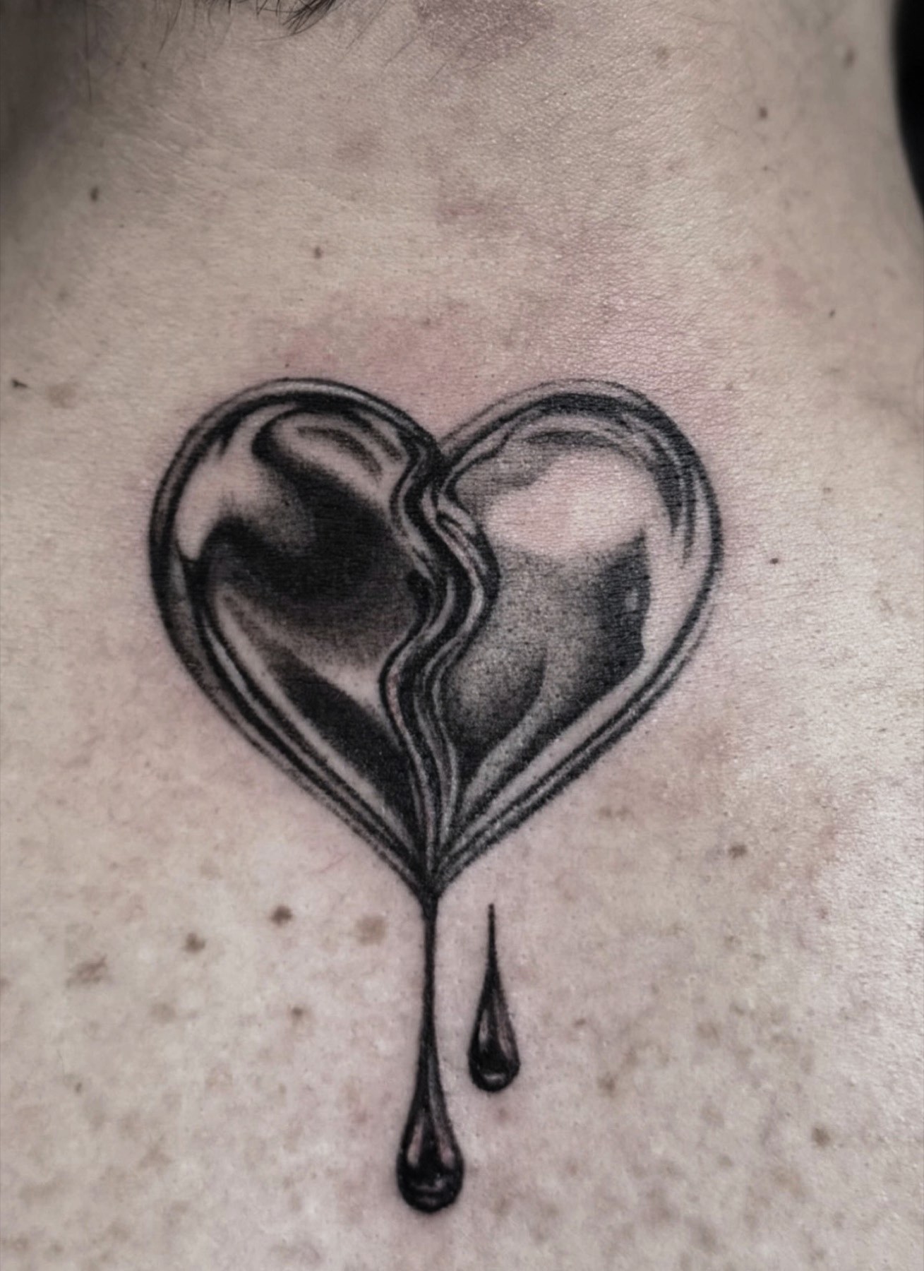 Tatuaj tatuaje microrealism realizat de Andreea la Ace Tattoo Bucuresti