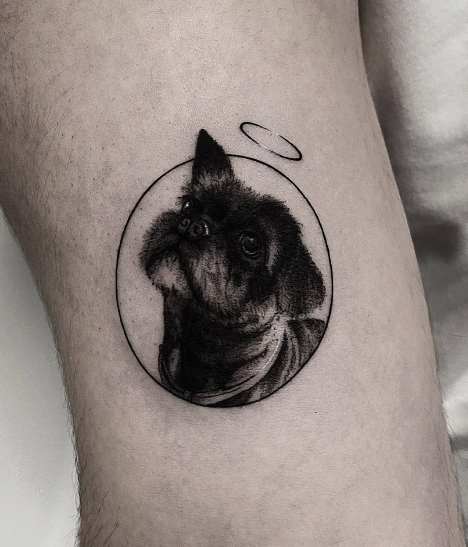 Tatuaj tatuaje microrealism realizat de Rox la Ace Tattoo Bucuresti