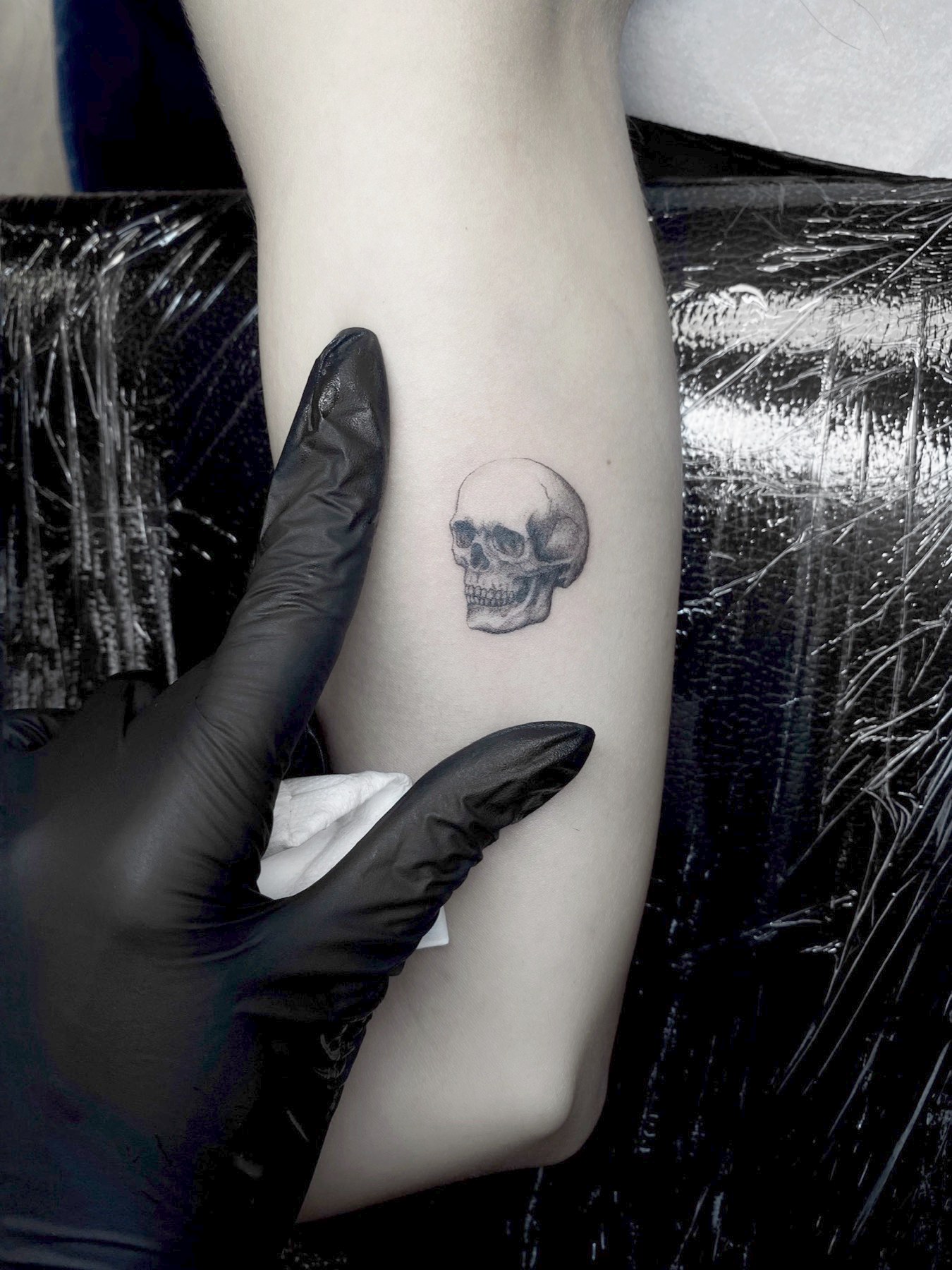 Tatuaj tatuaje microrealism realizat de Rox la Ace Tattoo Bucuresti