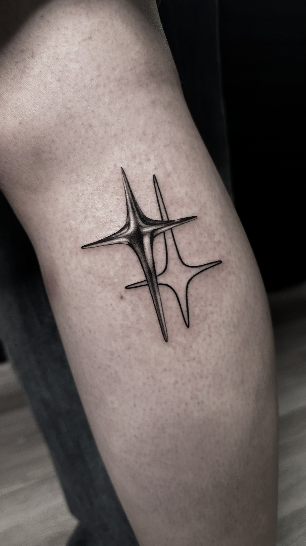 Tatuaj tatuaje microrealism realizat de Rox la Ace Tattoo Bucuresti