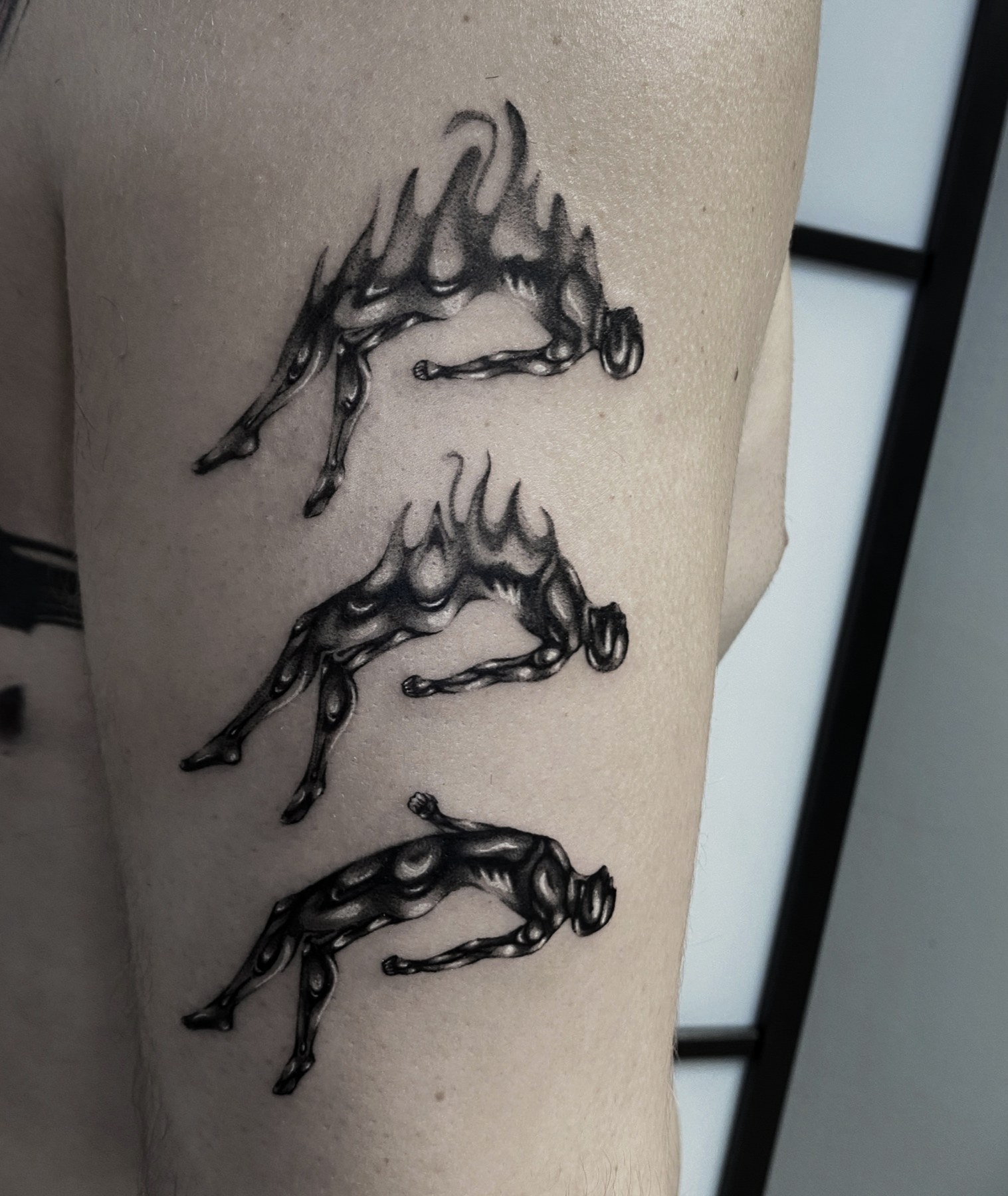 Tatuaj tatuaje microrealism realizat de Rox la Ace Tattoo Bucuresti