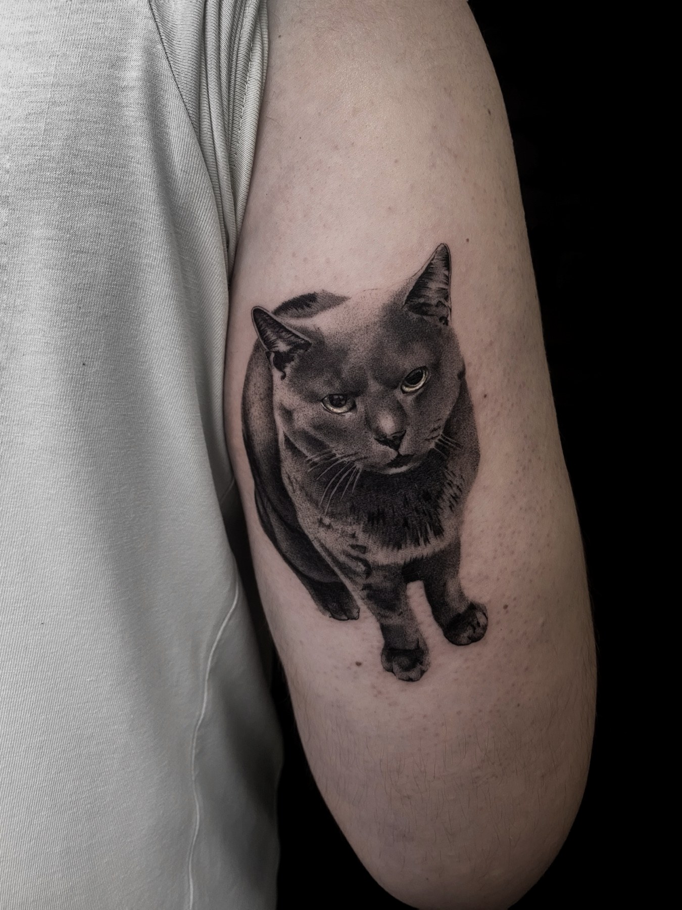 Tatuaj tatuaje microrealism realizat de Rox la Ace Tattoo Bucuresti