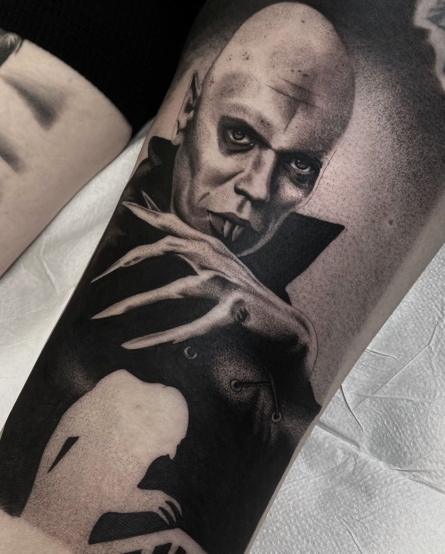 Tatuaj tatuaje portrete realizat de Rox la Ace Tattoo Bucuresti