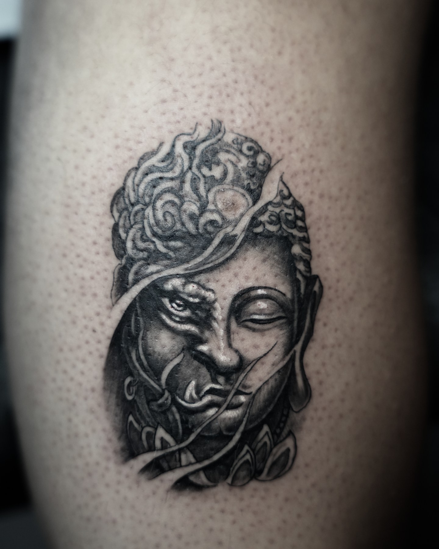 Tatuaj portret realizat de Vlad Shulea la Ace Tattoo București