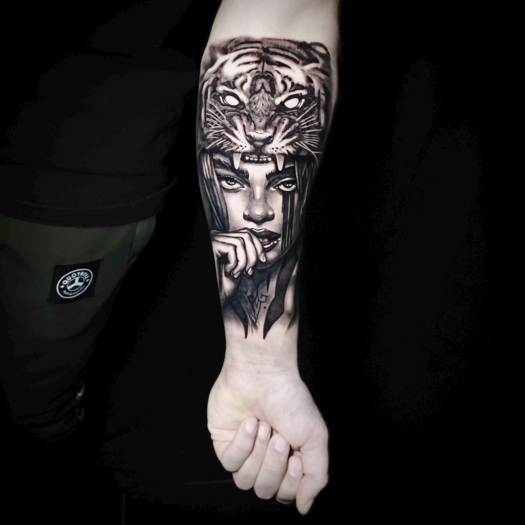 Tatuaj realism realizat de Vlad Shulea la Ace Tattoo Bucuresti