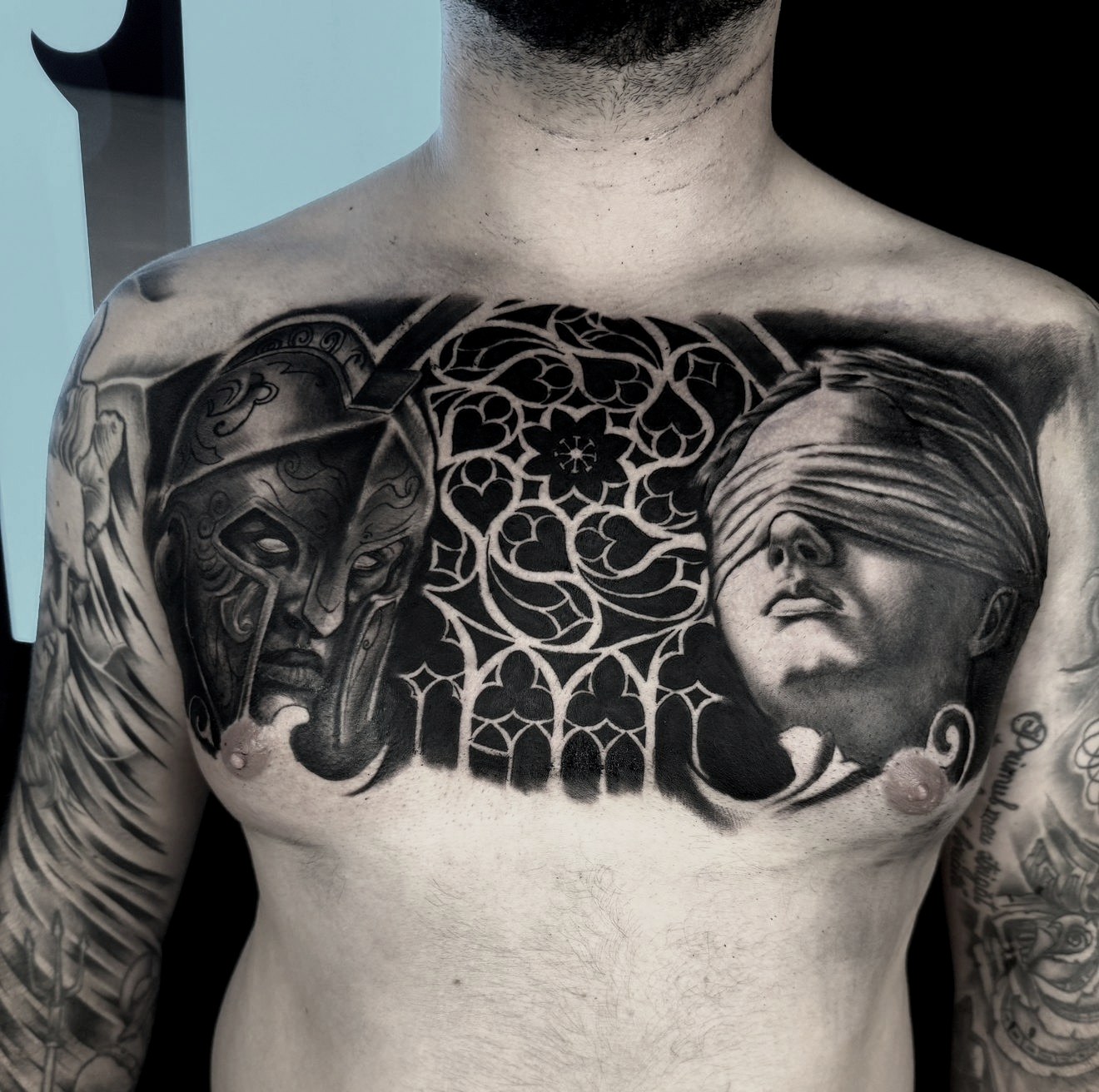 tatuaj black and grey de Șonti la Ace Tattoo București